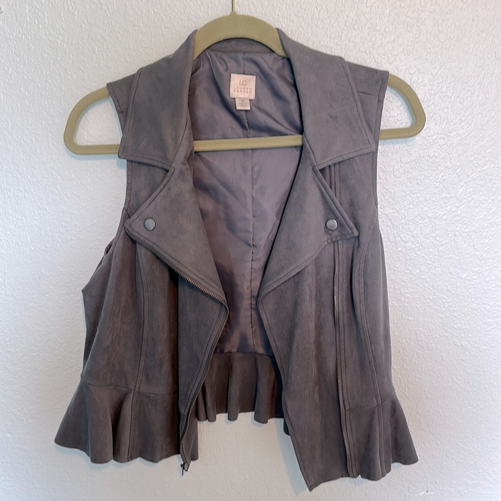 Lauren Conrad Gray Suede Vest. Size 10.